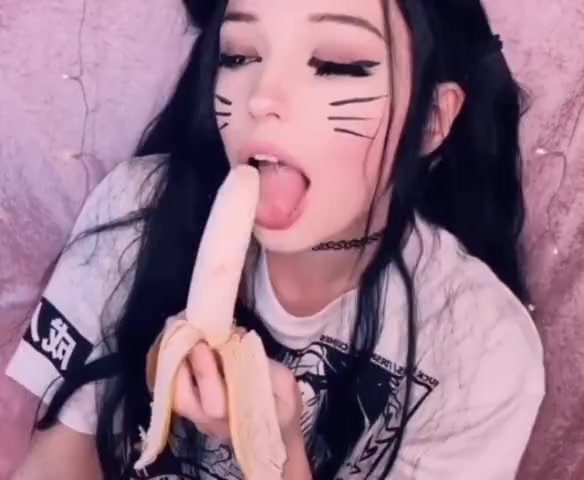 Winger recommendet pussy plays her belle delphine