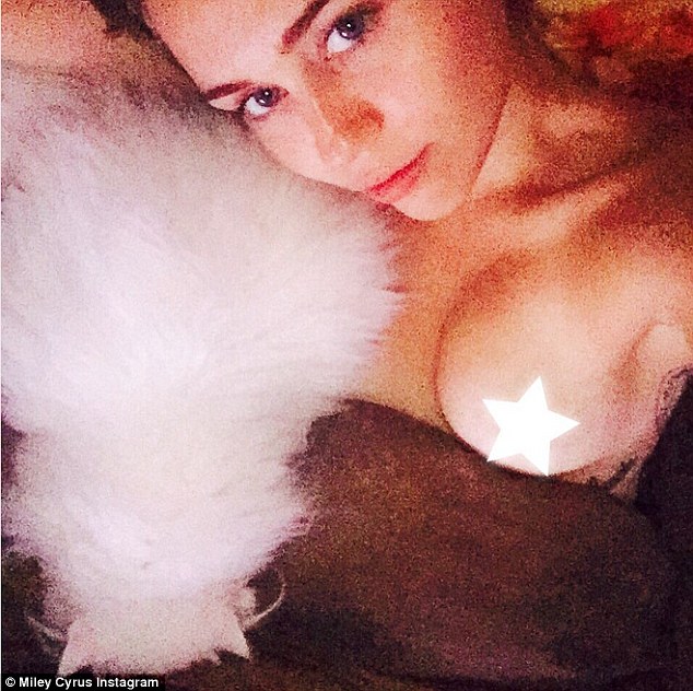 Miley cyrus boobs pixs