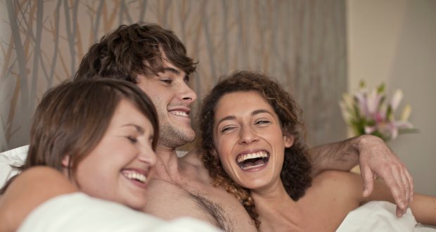 my threeway with bisexual girlfriend