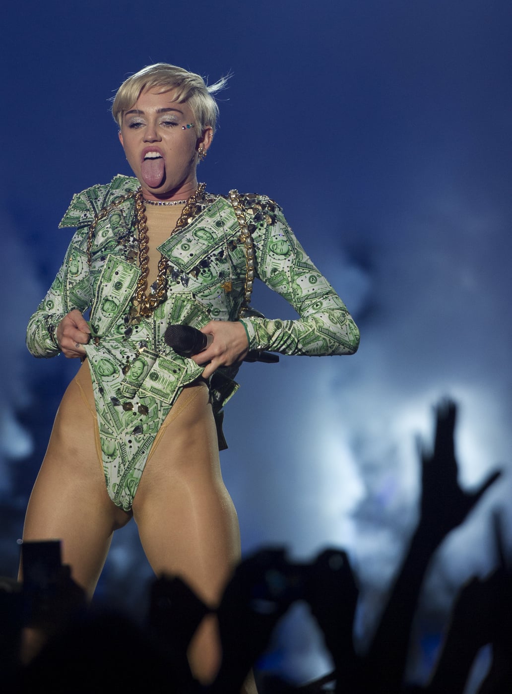 Blueberry reccomend Miley cirus nude in spain