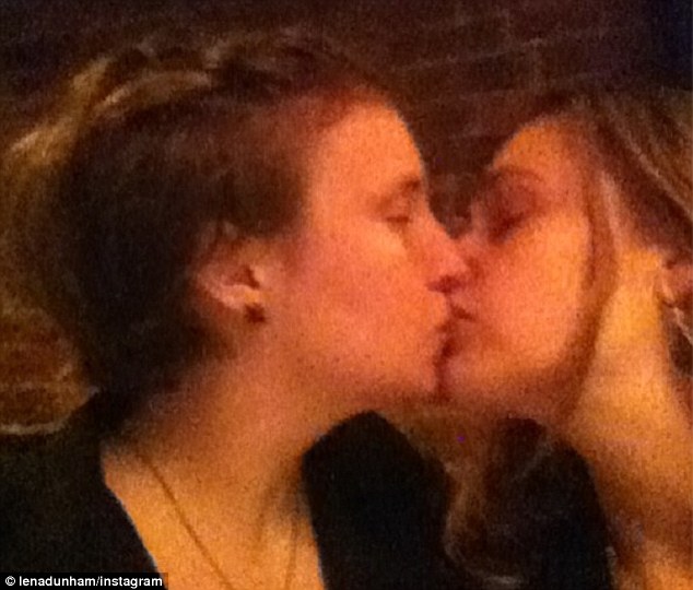 Grasshopper reccomend Lesbian kiss sarah palin