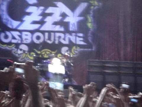 Ozzy shows ass at concert