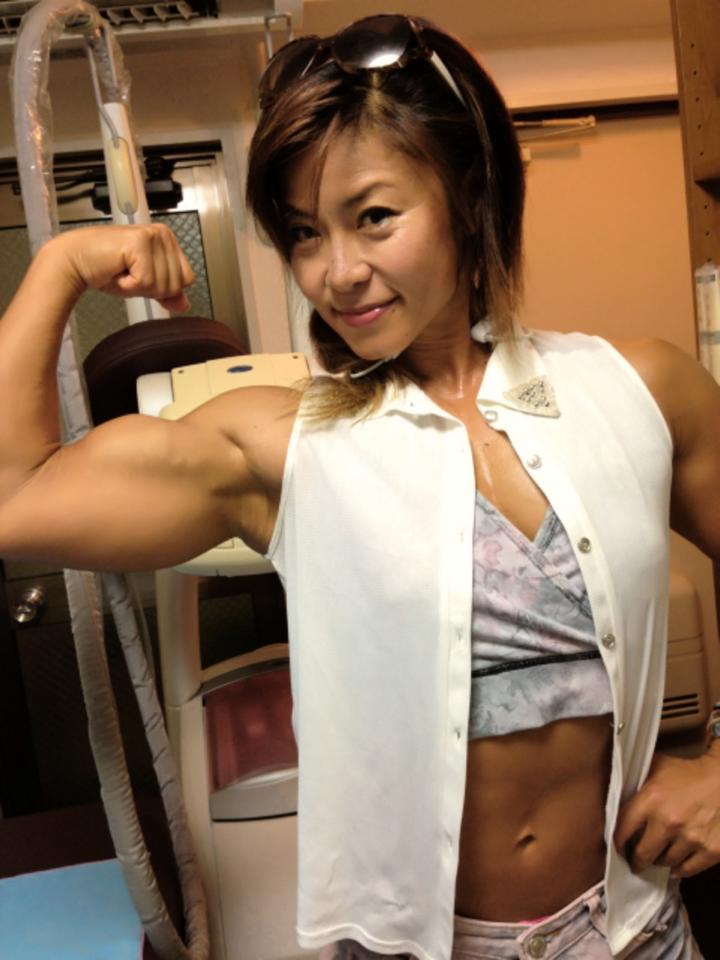 Asian girls biceps