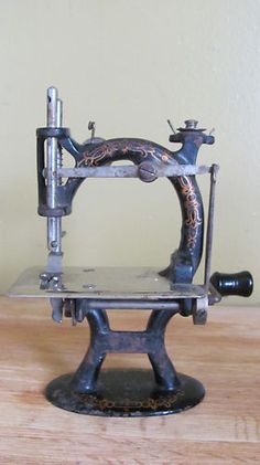 Machine sewing swinger